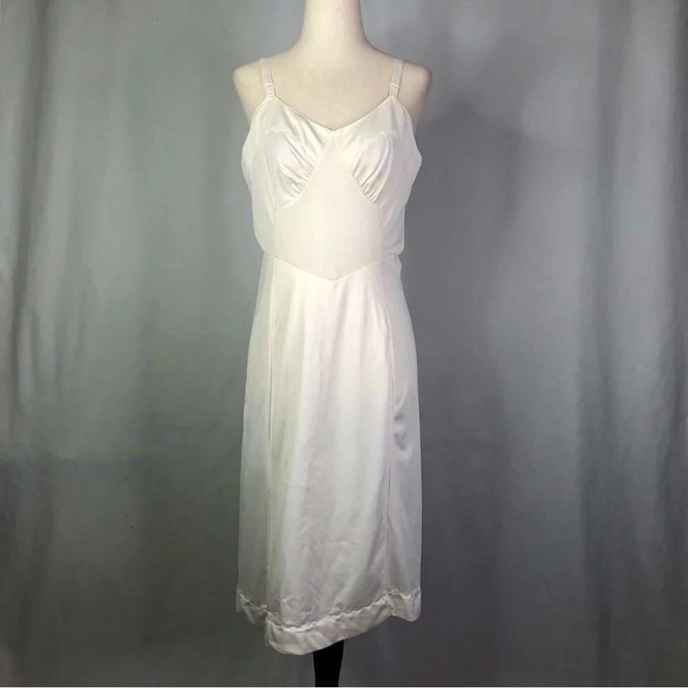 VINTAGE Aristocraft slip ivory scallop embroidery 38 tall bridal sissy grunge